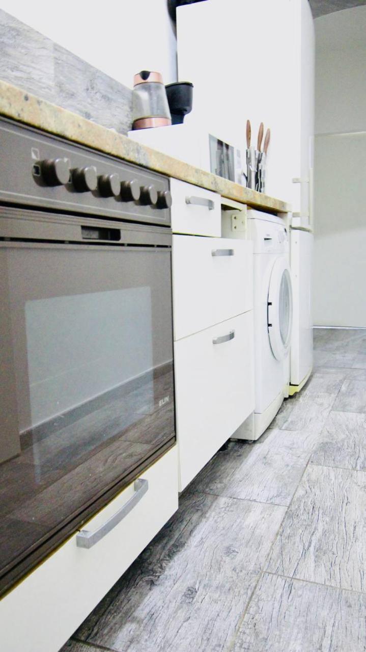 Family Studio In Akh Area Виена Екстериор снимка